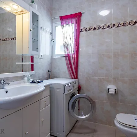 Empedrola Inftour Apartamento